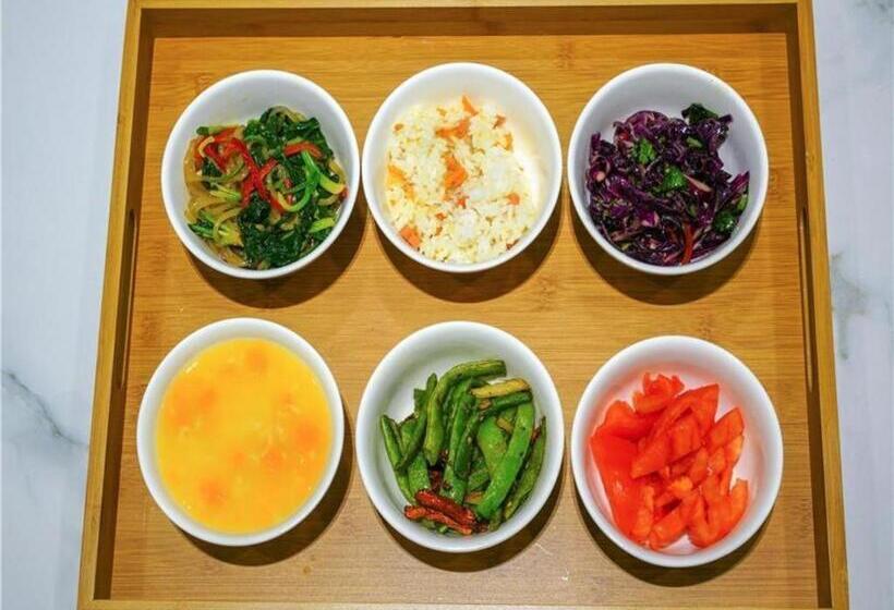 Lavande Hotels Urumqi Beijing Nan Road Railway Bureau Metro Station