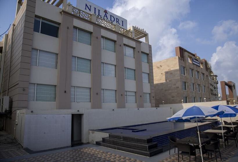 هتل Niladri Premium