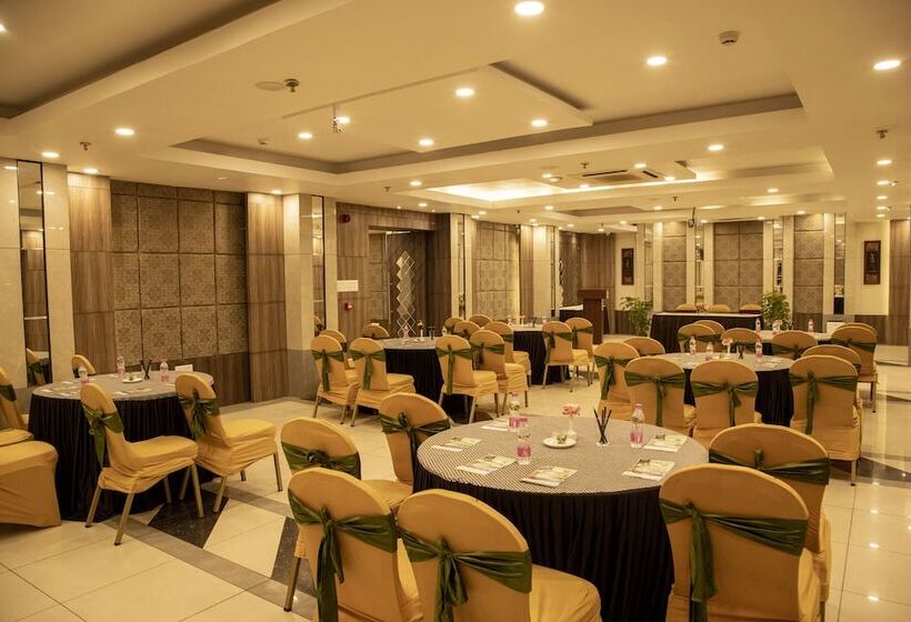 هتل Niladri Premium