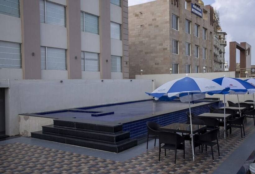 هتل Niladri Premium