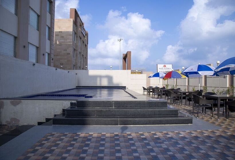 هتل Niladri Premium