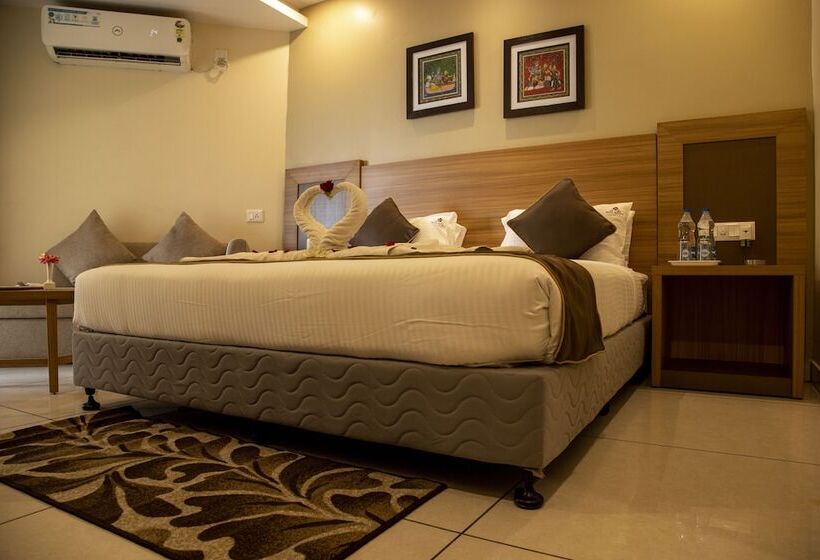 هتل Niladri Premium