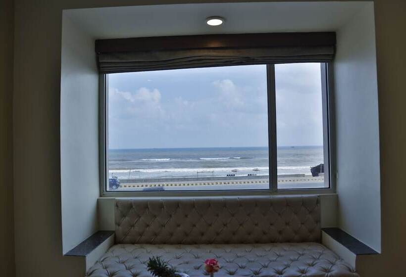 هتل Niladri Premium