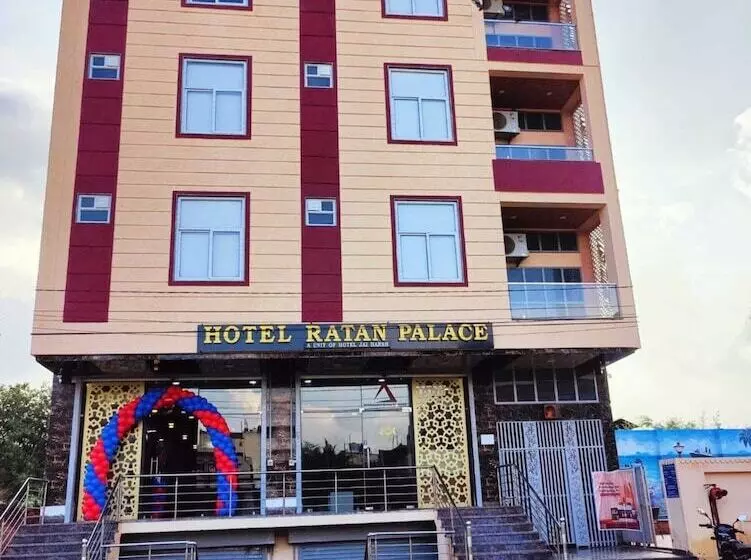Hotelli Ratan Palace By Evara