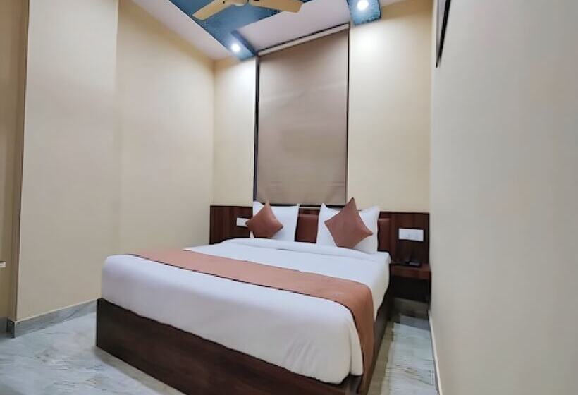 هتل Ratan Palace By Evara