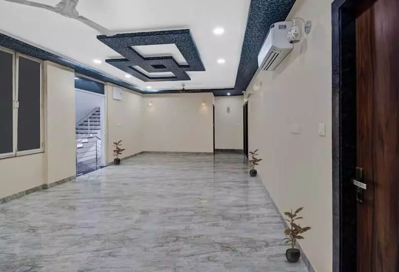 Hotelli Ratan Palace By Evara