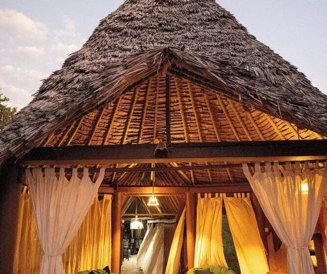 Hotelli Sable Mountain Lodge