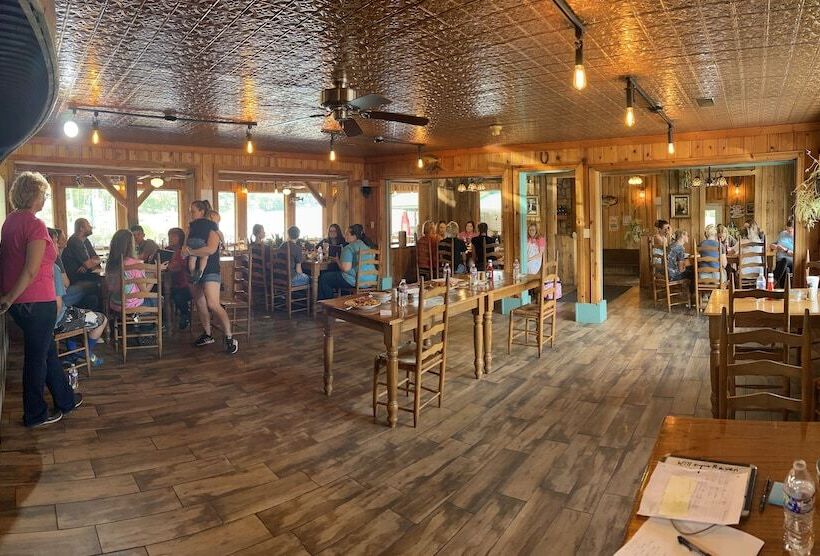 Отель Shady Cliff Resort