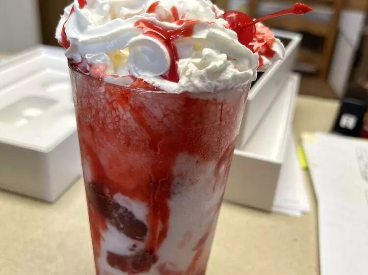 Hotelli Shady Cliff Resort