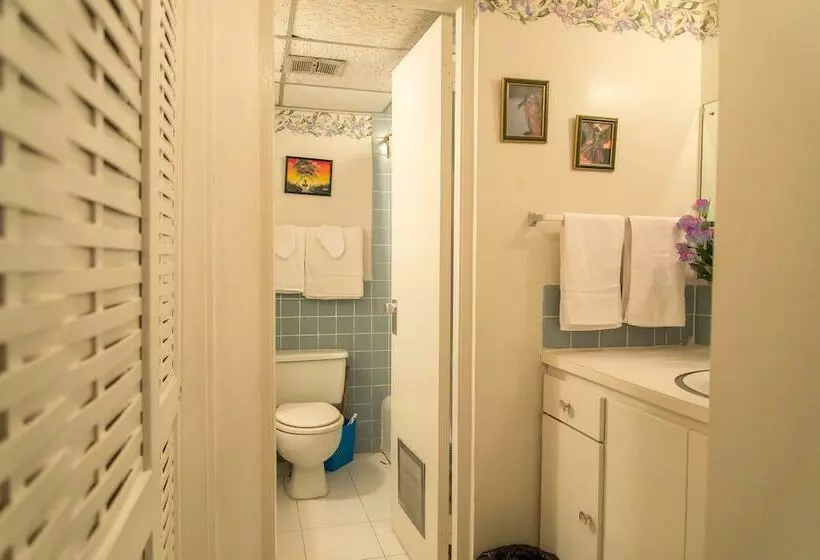 هتل Sky View Beach Studio   Montego Bay Club