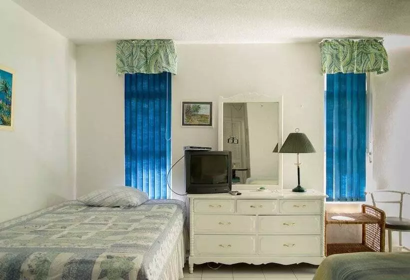 هتل Sky View Beach Studio   Montego Bay Club