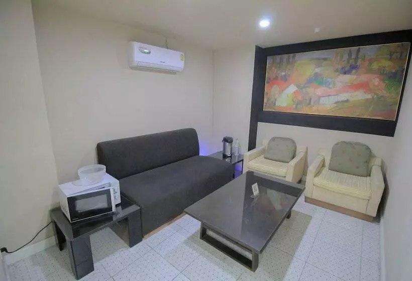 Hotelli The Sea Bangsaen