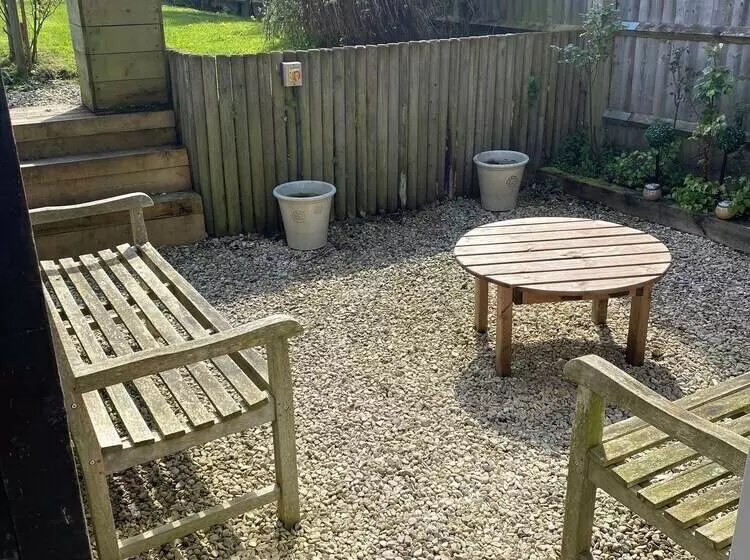 Oxfordshire Village Cottage With Private Garden