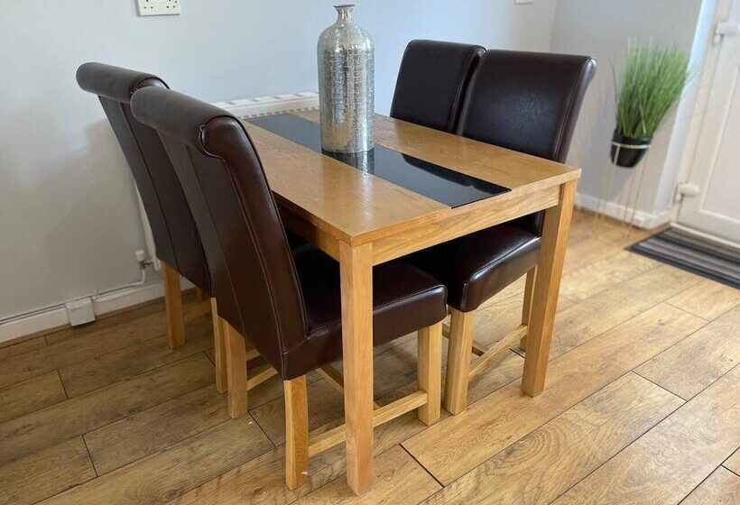 Резиденция Cozy 2 Bed Cottage In Merthyr, 5 Mins To Bike Park