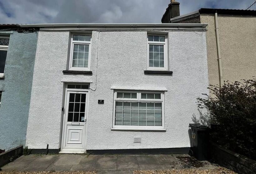 Резиденция Cozy 2 Bed Cottage In Merthyr, 5 Mins To Bike Park