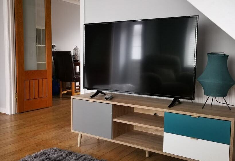 Резиденция Cozy 2 Bed Cottage In Merthyr, 5 Mins To Bike Park