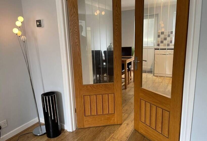 Резиденция Cozy 2 Bed Cottage In Merthyr, 5 Mins To Bike Park