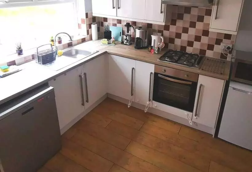 レジデンス Cozy 2 Bed Cottage In Merthyr, 5 Mins To Bike Park