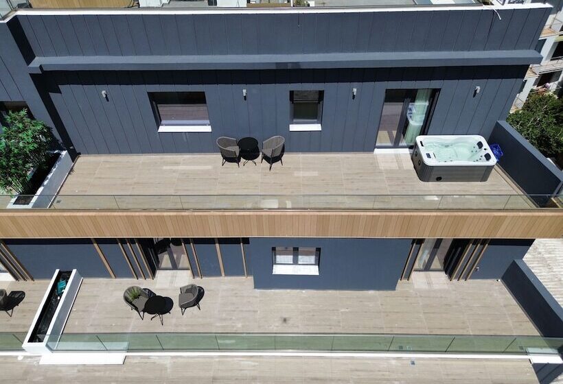 The Edge   Luxury Residences