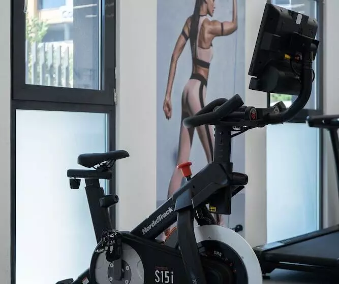 The Edge   Luxury Residences