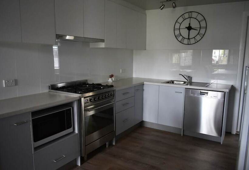 Sussex Palms Holiday Park