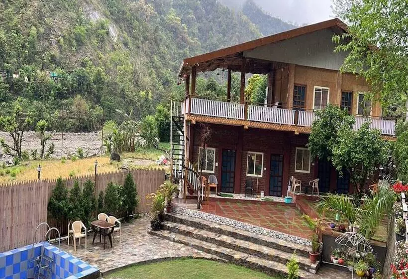 Retkeilymaja Panna Resort