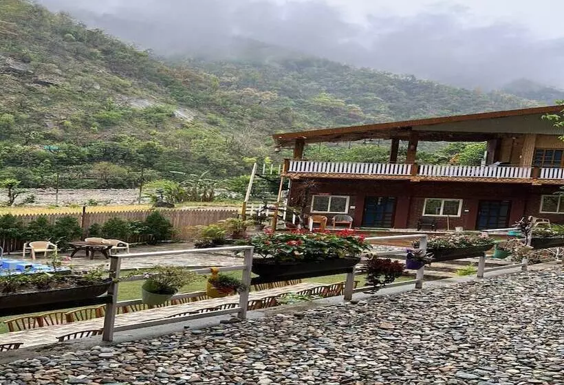 Retkeilymaja Panna Resort