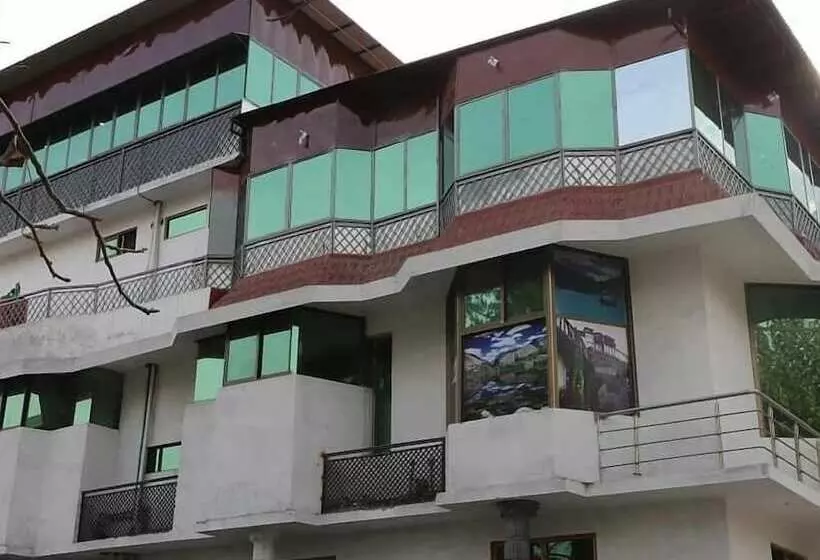 هتل Blossom Guest House Gilgit