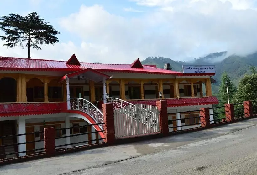 Hotelli Burans And Restaurant