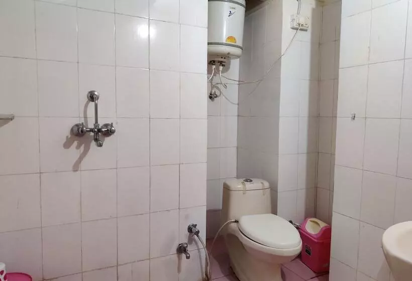 Hotelli Burans And Restaurant