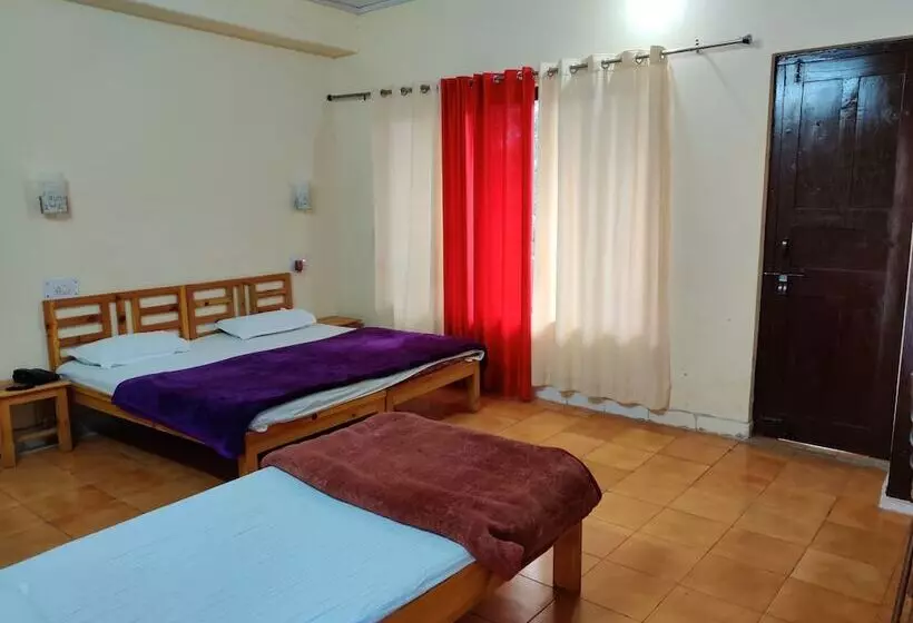 Hotelli Burans And Restaurant