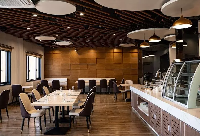 هتل Escale International