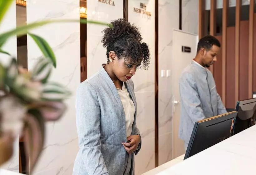 هتل Escale International