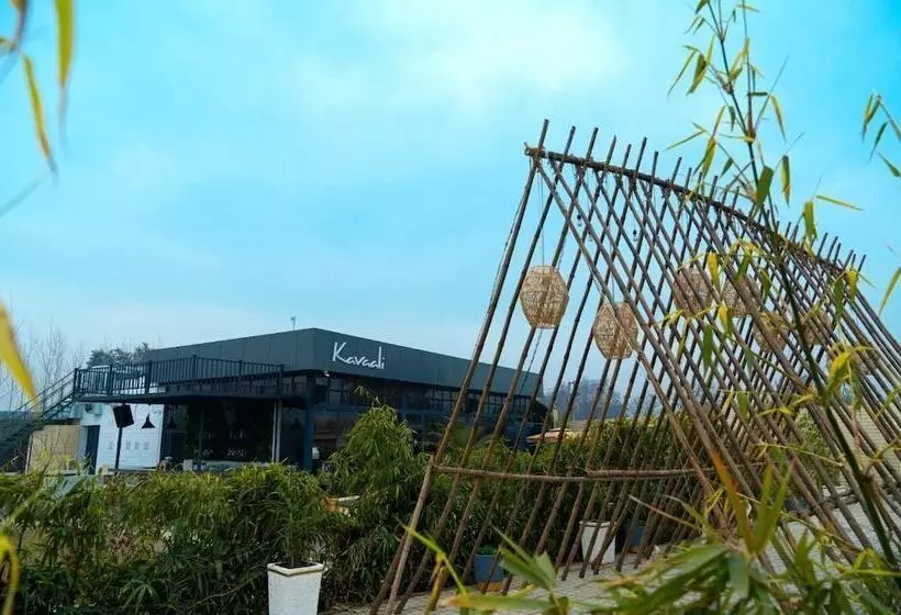 Hotelli Kavaali Stays