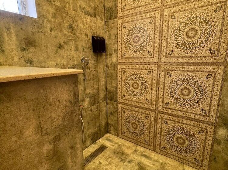 Отель Kavaali Stays