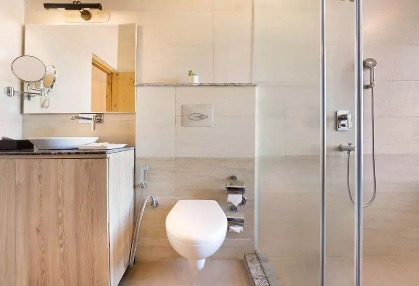 Lemon Tree Hotel Mukteshwar