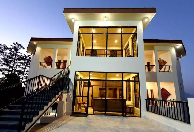 هتل Marco Polo Resort Murree