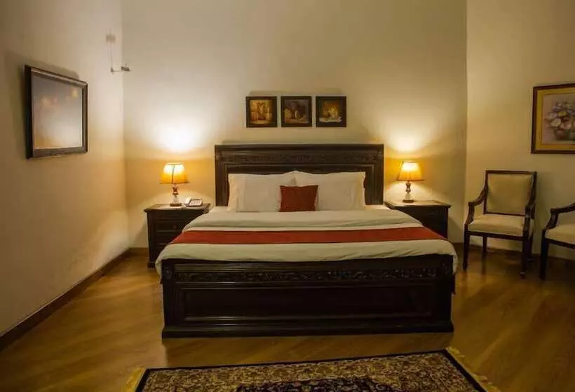 هتل Marco Polo Resort Murree