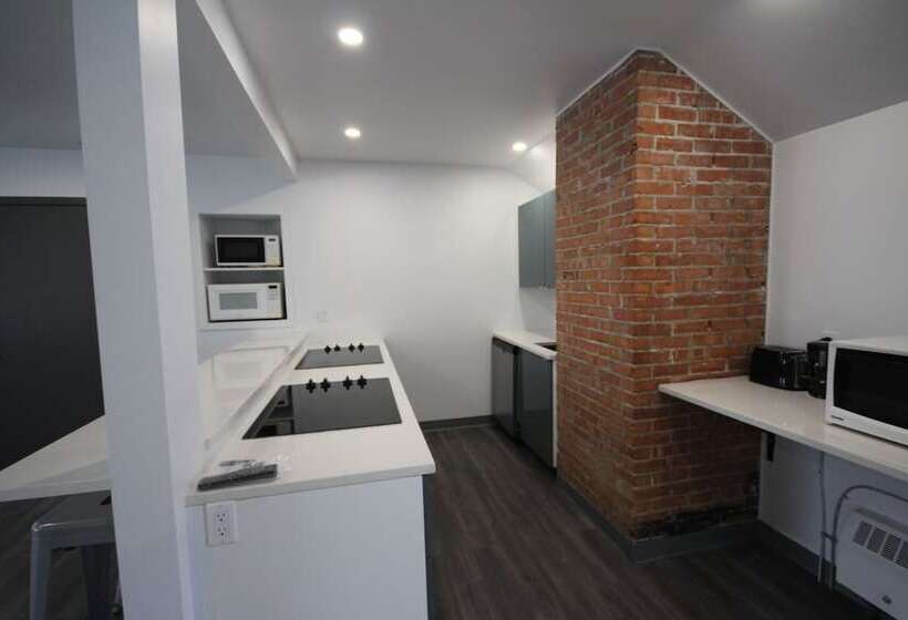 هتل Mynarski House