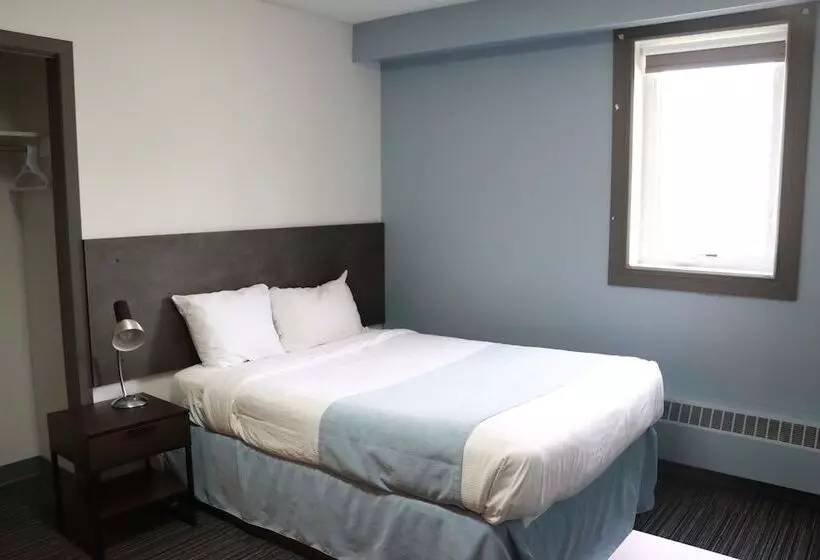 Hotelli Mynarski House