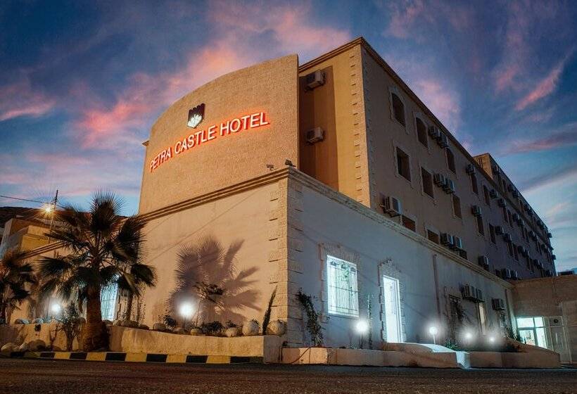 هتل Petra Castle