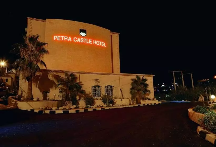 هتل Petra Castle