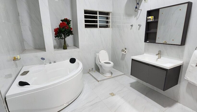 Отель Sevista Plus