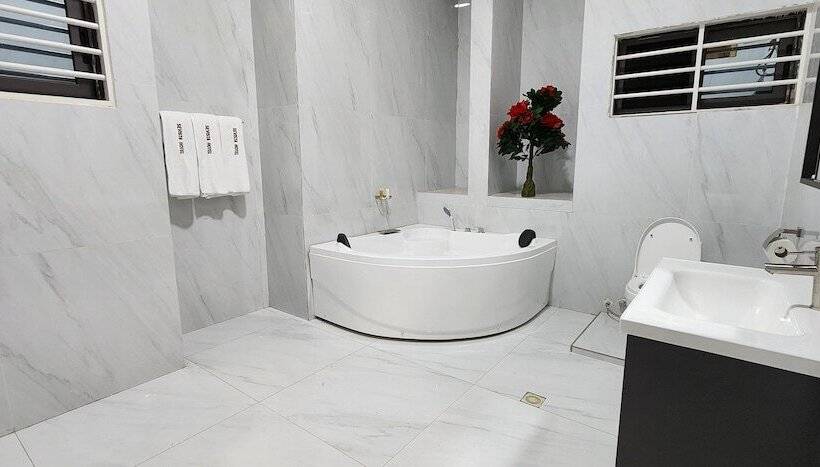 Отель Sevista Plus