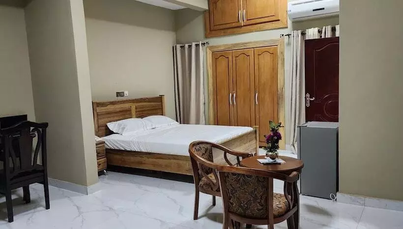 Hotelli Sevista Plus