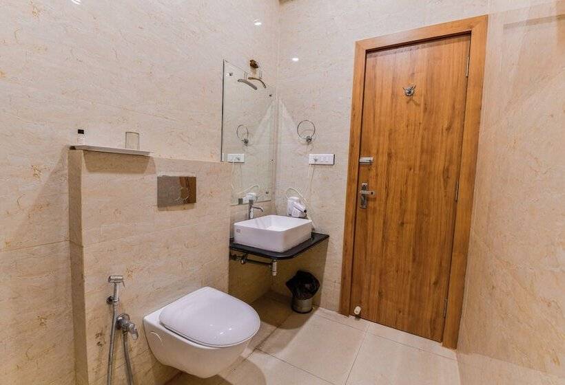 ホテル The Grand Siddharth