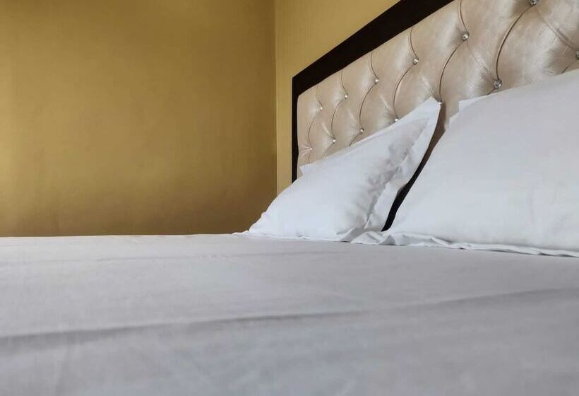 בית מלון כפרי The Republic