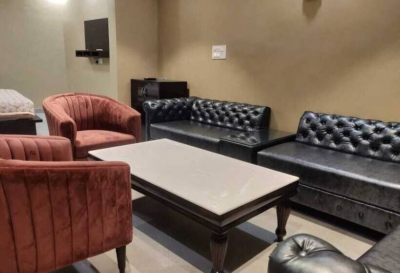 בית מלון כפרי The Republic