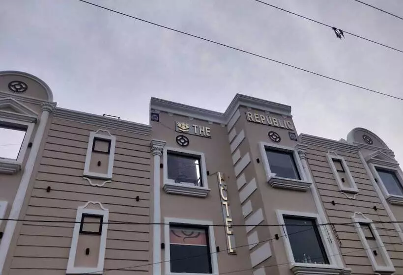 ホテル The Republic