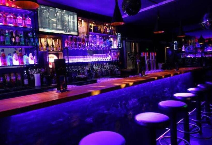 هتل Viclawson Royal